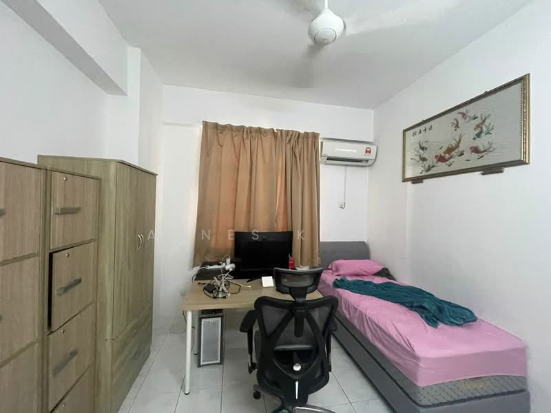 Pangsapuri untuk Dijual di Taman Jubilee Phase 5 - Agnes Khoo - Bedroom - PropertyGuru.com.my