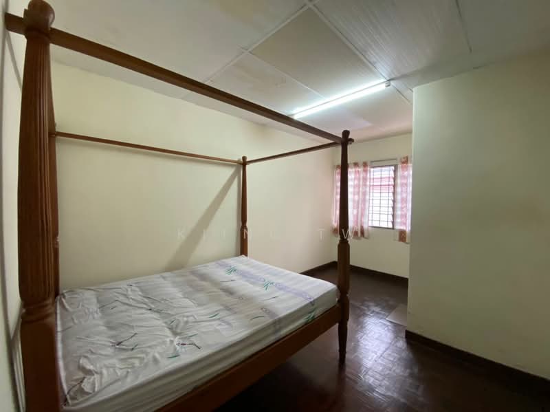 Rumah Teres 2 Tingkat untuk Dijual di Taman Sri Bintang (Kepong) - Kiing TW - Bedroom - PropertyGuru.com.my
