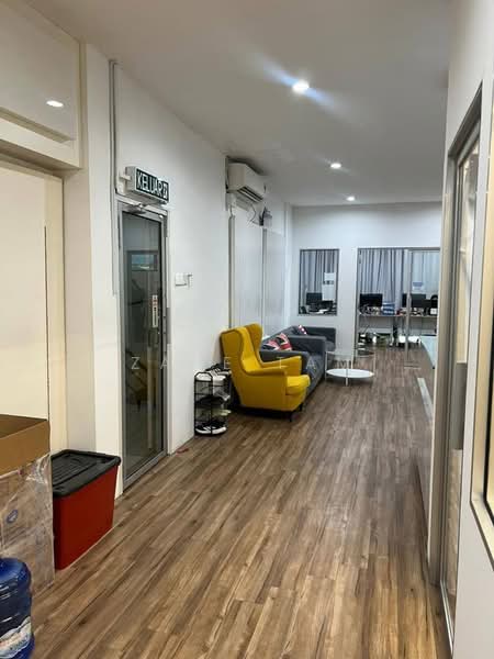 Kedai / Pejabat untuk Disewa di Bay Avenue (Bayan Lepas) - Zane Tam - Corridor - PropertyGuru.com.my