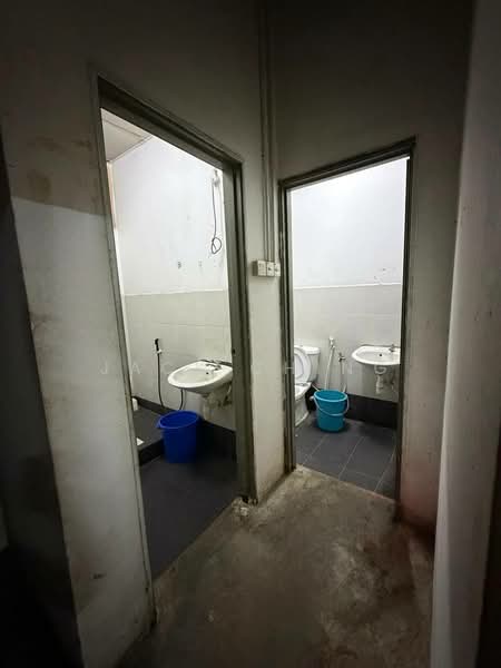 Shop for Rent in Taman Anggerik (Tampoi) - Jack Ching - Bathroom - PropertyGuru.com.my