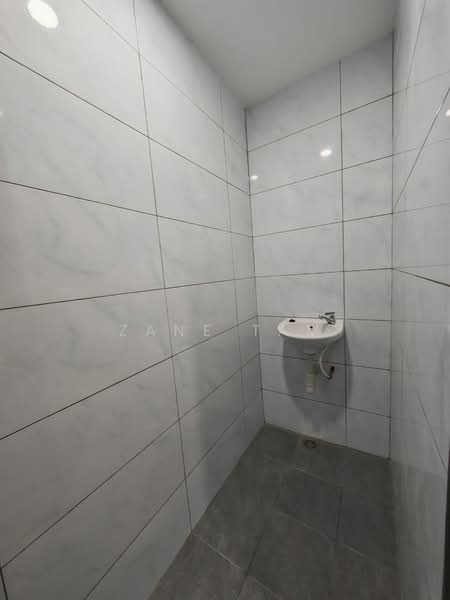 Kedai / Pejabat untuk Disewa di Bay Avenue (Bayan Lepas) - Zane Tam - Bathroom - PropertyGuru.com.my
