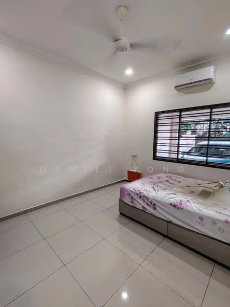 Rumah Teres 1 Tingkat untuk Dijual di Taman Rinting (Masai) - Daniel Yong - Bedroom - PropertyGuru.com.my
