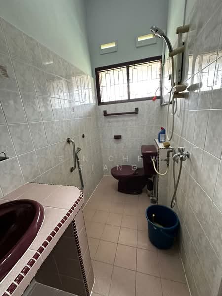 Semi-Detached House for Rent in Johor Bahru (Johor) - Sin Chew Siang - Bathroom - PropertyGuru.com.my