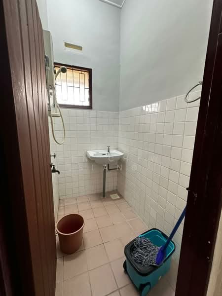 Semi-Detached House for Rent in Johor Bahru (Johor) - Sin Chew Siang - Bathroom - PropertyGuru.com.my