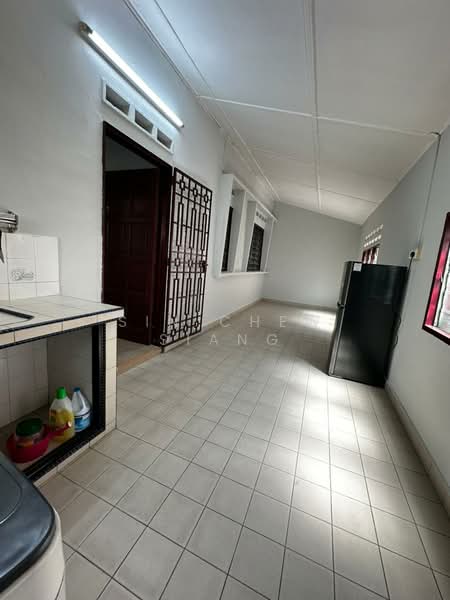 Semi-Detached House for Rent in Johor Bahru (Johor) - Sin Chew Siang - Kitchen - PropertyGuru.com.my