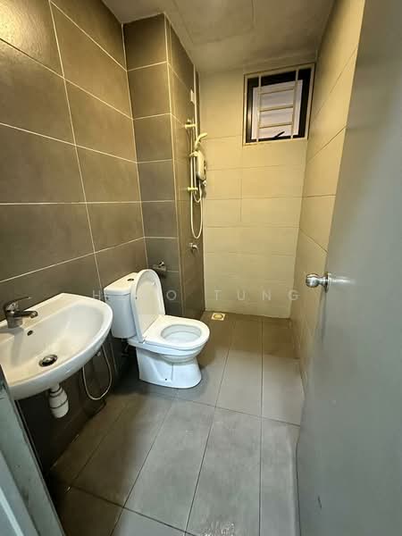 Kondominium untuk Dijual di Green Park Residence - Hero Tung - Bathroom - PropertyGuru.com.my