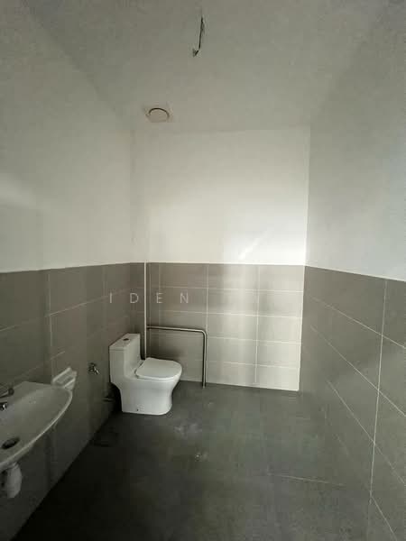Cluster Factory for Rent in Eco Business Park 1 (Johor Bahru) - Iden Tan - Bathroom - PropertyGuru.com.my