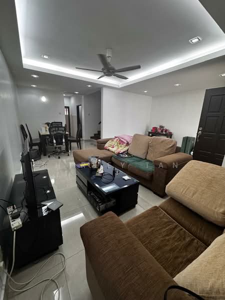 2-storey Terraced House for Sale in TAMAN PUCHONG UTAMA (Puchong) - Shirley Tan - Living Room - PropertyGuru.com.my