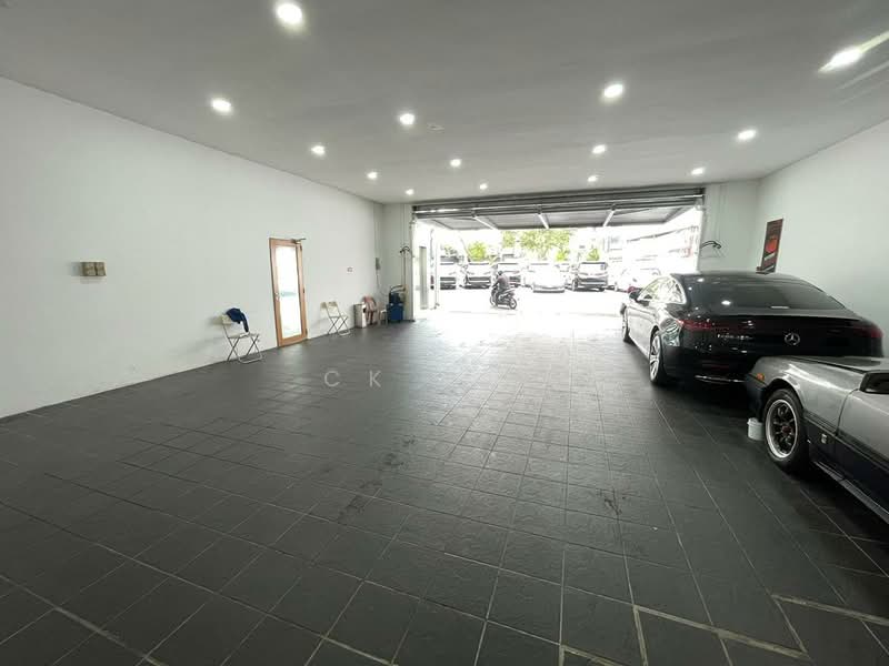 Banglo Komersial untuk Dijual di Jalan Tun Razak (KL City Centre) - Ck Lau - Car Park - PropertyGuru.com.my