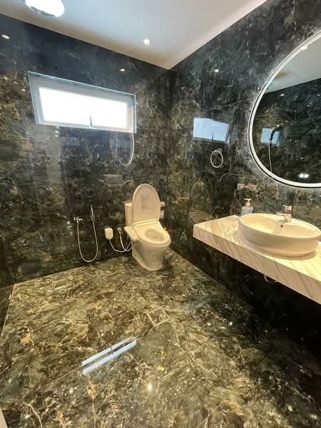 Banglo Komersial untuk Dijual di Jalan Tun Razak (KL City Centre) - Ck Lau - Bathroom - PropertyGuru.com.my