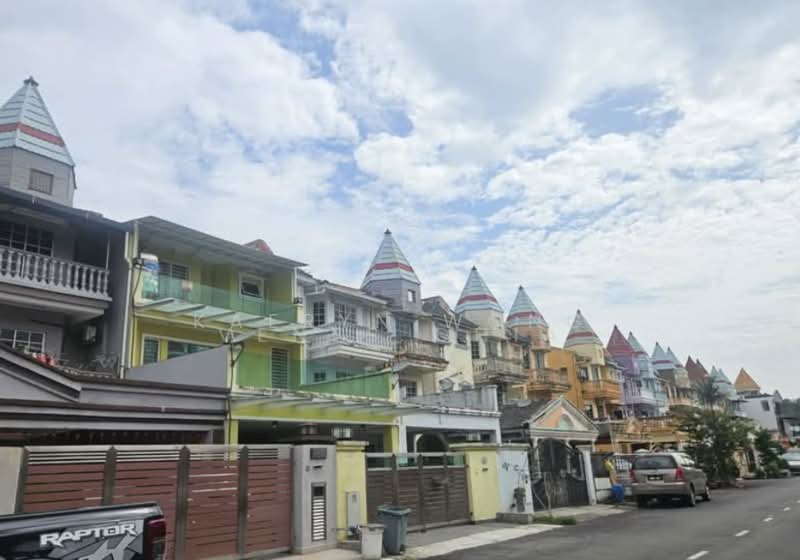 Rumah Teres untuk Dijual di Batu 9 (Cheras) - Kaeryn Wong - Exterior - PropertyGuru.com.my