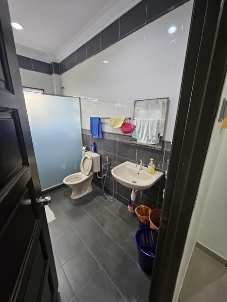 Rumah Berkembar untuk Dijual di Bukit Rahman Putra (Sungai Buloh) - Rick Lum - PropertyGuru.com.my