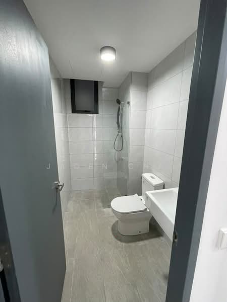 Servis Apartment untuk Dijual di Altris Residences @ The Quartz WM - Jaden Chai - Bathroom - PropertyGuru.com.my