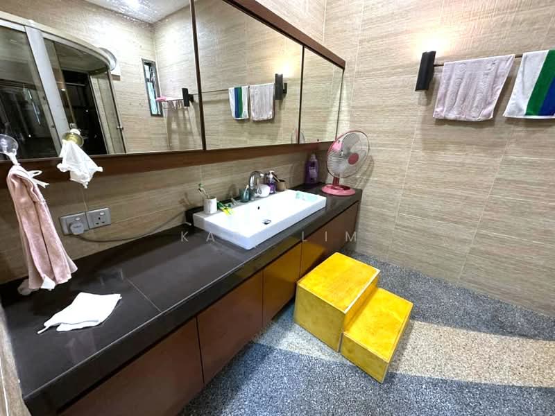 Rumah Berkembar untuk Dijual di Taman Impian Emas (Skudai) - Karl Lim - Bathroom - PropertyGuru.com.my