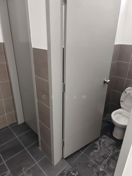 Shop / Office untuk Dijual di Semenyih (Selangor) - CK Law - Bathroom - PropertyGuru.com.my