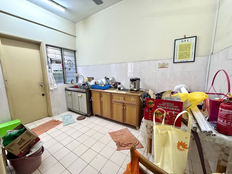 Rumah Teres 2 Tingkat untuk Dijual di Bukit Rimau (Shah Alam) - Ishak Ramli - Kitchen - PropertyGuru.com.my