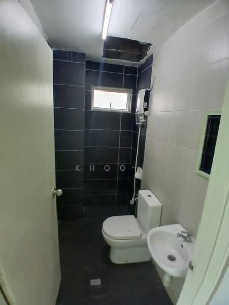 Kondominium untuk Disewa di Ehsan Residence - KHOO . - Bathroom - PropertyGuru.com.my