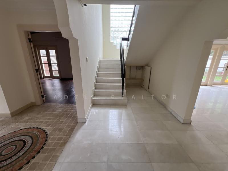 Bungalow House for Rent in Ampang (Selangor) - Fadzli Realtor - Entrance - PropertyGuru.com.my