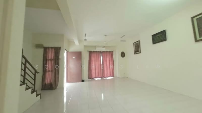 Rumah Teres 2 Tingkat untuk Dijual di Bandar Tasik Kesuma (Beranang) - Soon Sheng Law - Living Room - PropertyGuru.com.my
