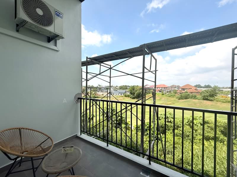 Rumah Teres 2 Tingkat untuk Dijual di Bangi (Selangor) - Akmal Adam - Balcony - PropertyGuru.com.my