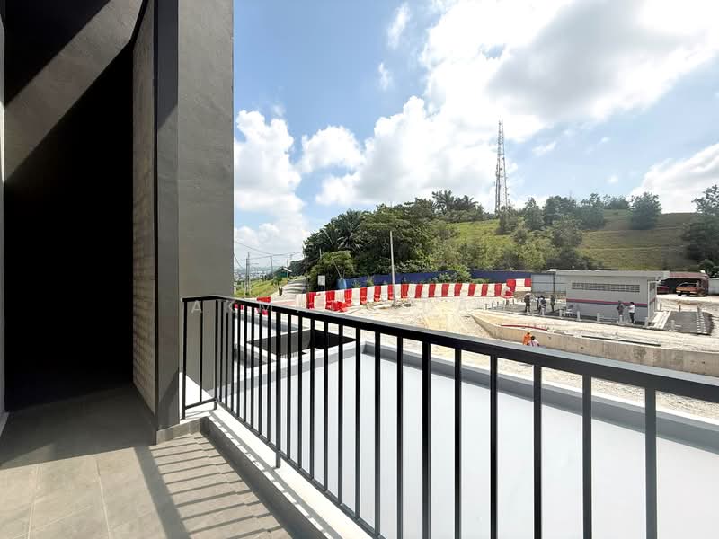 Rumah Teres 2 Tingkat untuk Dijual di Bangi (Selangor) - Akmal Adam - Balcony - PropertyGuru.com.my