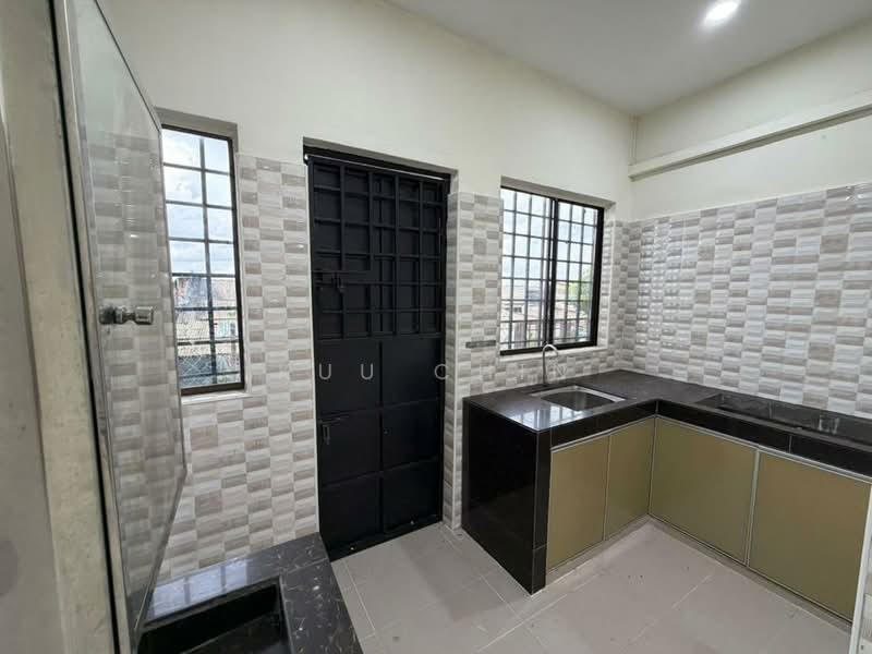 Rumah Teres 1 Tingkat untuk Dijual di Taman Senai Baru (Senai) - Kuu Chin - Kitchen - PropertyGuru.com.my