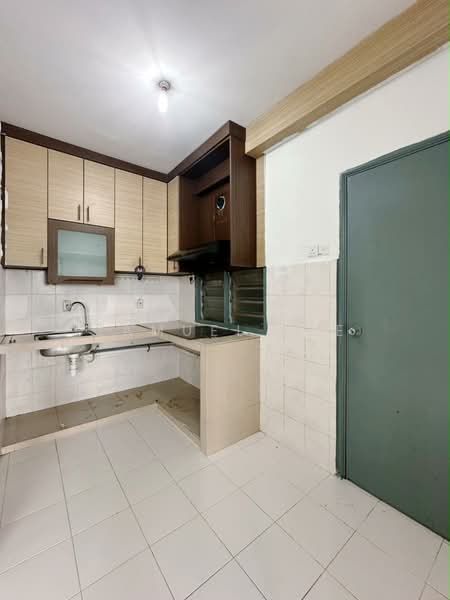 Pangsapuri untuk Disewa di Villa Krystal @ Bandar Selesa Jaya - Samuel Lee - Kitchen - PropertyGuru.com.my