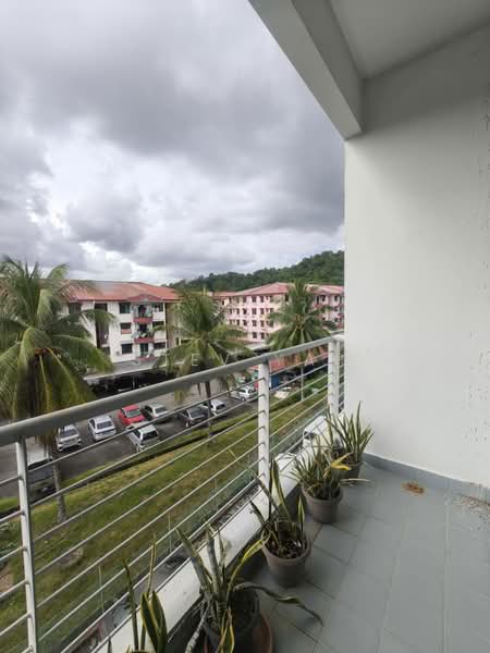 Pangsapuri untuk Dijual di Lembah Shantung Apartment - Stev Yap - Balcony - PropertyGuru.com.my
