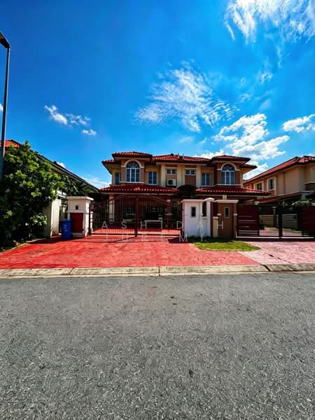 Rumah Berkembar untuk Dijual di Shah Alam (Selangor) - Rashidah Juremi - Exterior - PropertyGuru.com.my