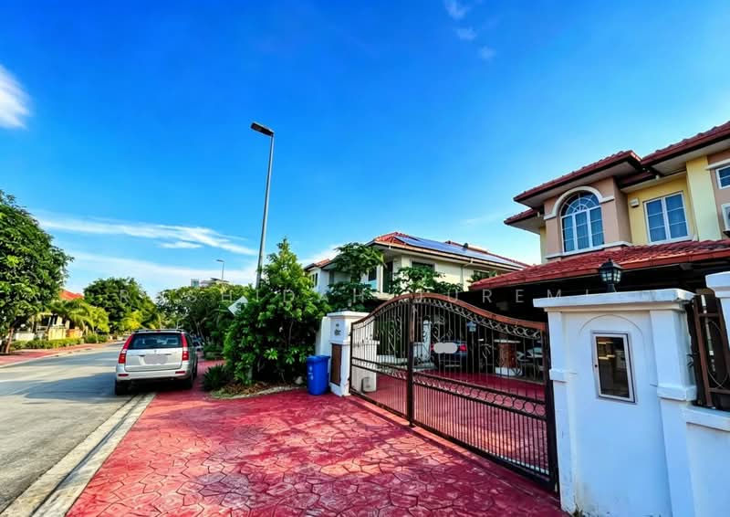 Rumah Berkembar untuk Dijual di Shah Alam (Selangor) - Rashidah Juremi - Exterior - PropertyGuru.com.my