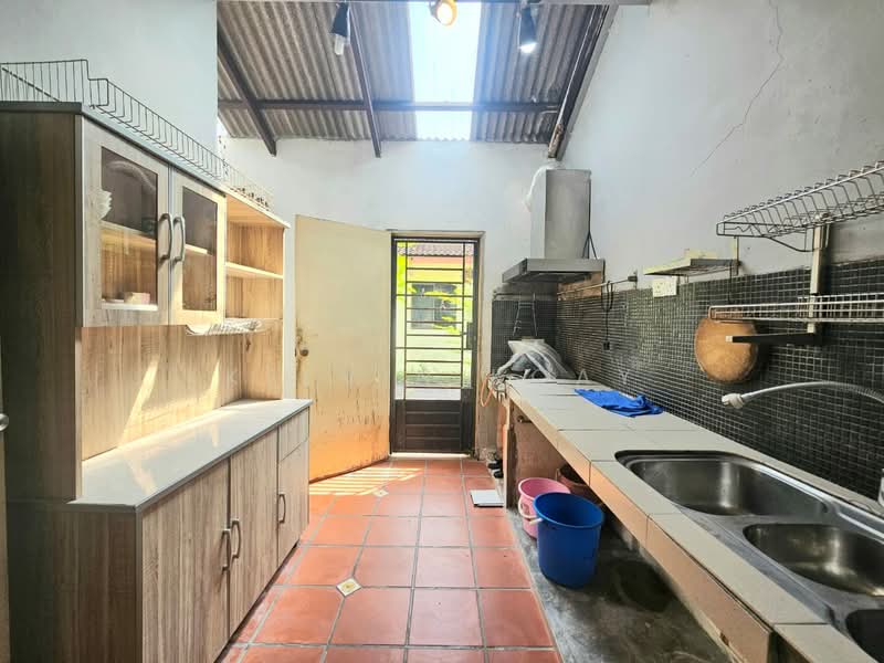 Rumah Teres 1 Tingkat untuk Dijual di Taman Setia Indah (Tebrau) - Kelvin Koay - Kitchen - PropertyGuru.com.my