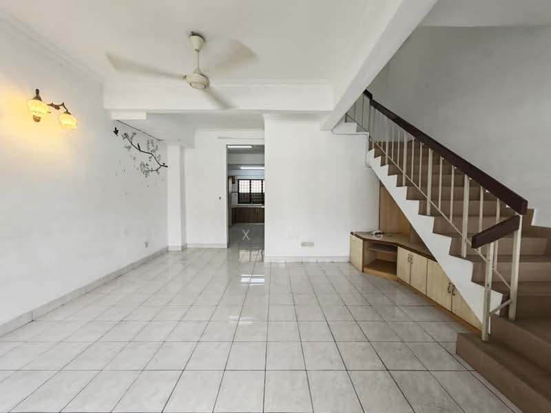 Rumah Teres 2 Tingkat untuk Dijual di TAMAN PUCHONG UTAMA (Puchong) - Felix Wong - Living Room - PropertyGuru.com.my