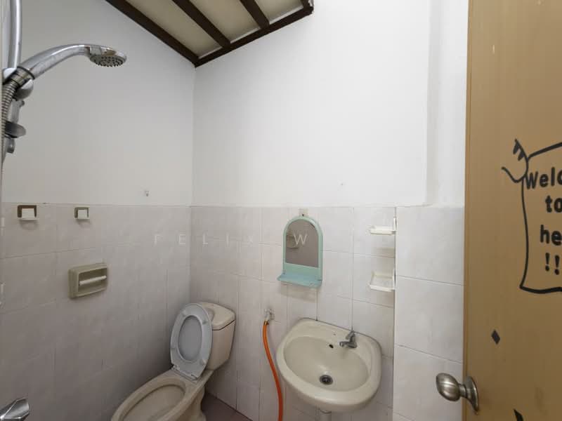 Rumah Teres 2 Tingkat untuk Dijual di TAMAN PUCHONG UTAMA (Puchong) - Felix Wong - Bathroom - PropertyGuru.com.my