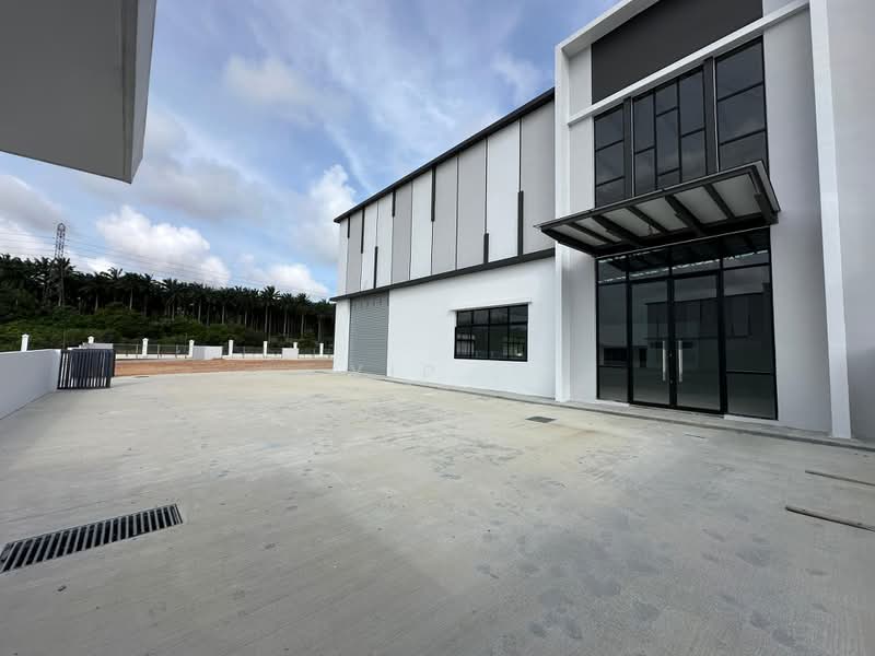 Kilang untuk Disewa di Eco Business Park 1 (Johor Bahru) - Yip . - Exterior - PropertyGuru.com.my