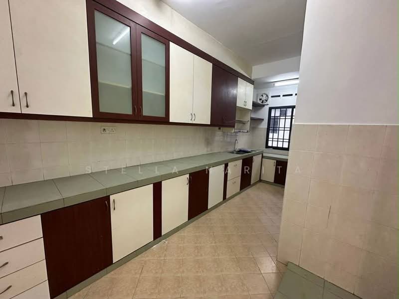 Terraced House for Sale in Taman Mutiara Rini (Skudai) - Stella Narita - Kitchen - PropertyGuru.com.my