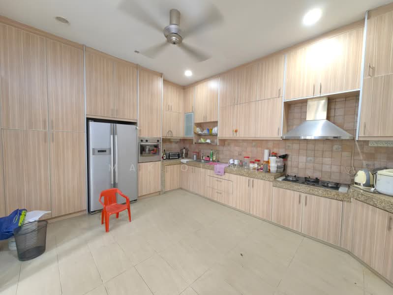 3-storey Terraced House for Sale in Taman Esplanad (Bukit Jalil) - Mak Oliver - Kitchen - PropertyGuru.com.my