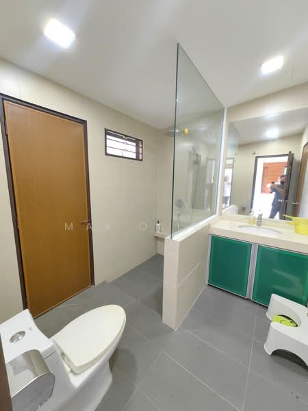 3-storey Terraced House for Sale in Taman Esplanad (Bukit Jalil) - Mak Oliver - Bathroom - PropertyGuru.com.my
