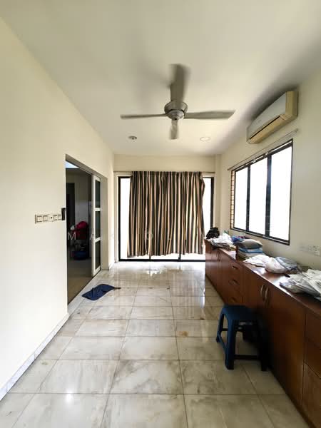 3-storey Terraced House for Sale in Taman Esplanad (Bukit Jalil) - Mak Oliver - Living Room - PropertyGuru.com.my