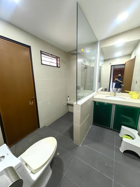 3-storey Terraced House for Sale in Taman Esplanad (Bukit Jalil) - Mak Oliver - Bathroom - PropertyGuru.com.my