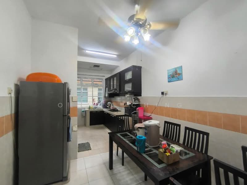 Rumah Teres 2 Tingkat untuk Dijual di Taman Bestari Indah (Ulu Tiram) - Olivia Ching - Kitchen - PropertyGuru.com.my