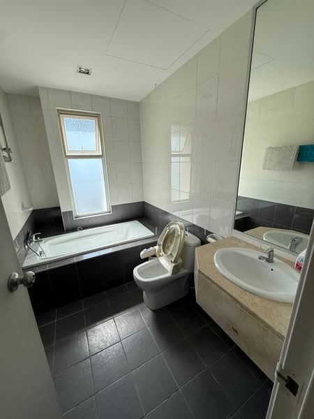 Servis Apartment untuk Disewa di Birch Regency @ Penang Times Square - Shuyi Lim - Bathroom - PropertyGuru.com.my