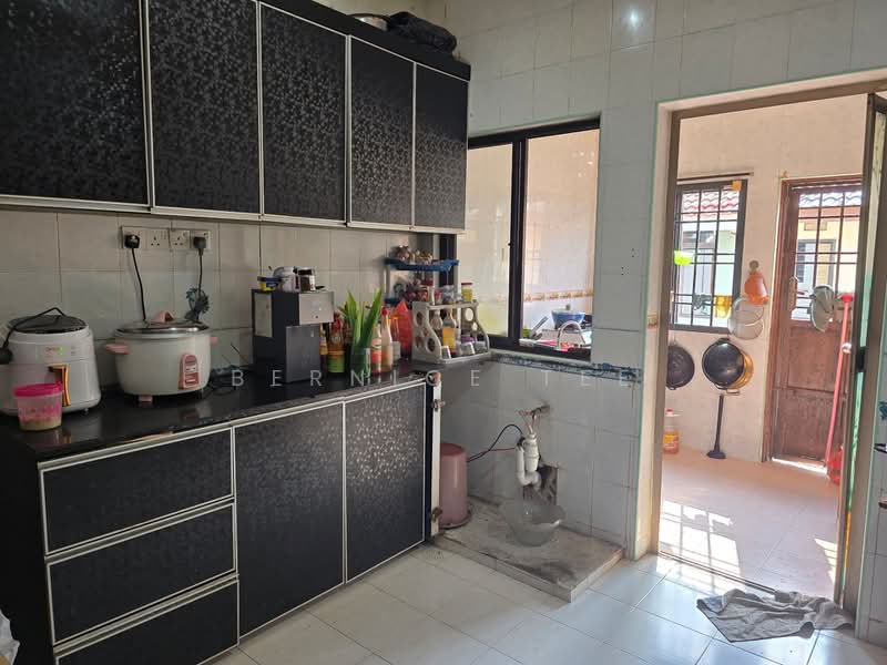 1-storey Terraced House for Sale in Kulai (Johor) - Bernice Tee - Kitchen - PropertyGuru.com.my