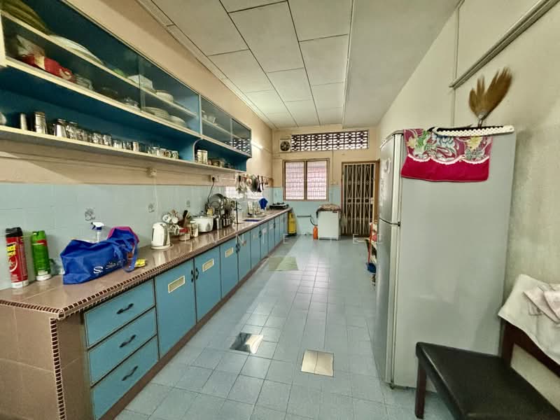 2-storey Terraced House for Sale in Changkat Jong (Perak) - Fennie Tee - Kitchen - PropertyGuru.com.my