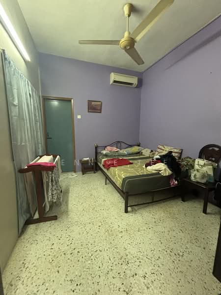 2-storey Terraced House for Sale in Changkat Jong (Perak) - Fennie Tee - Bedroom - PropertyGuru.com.my