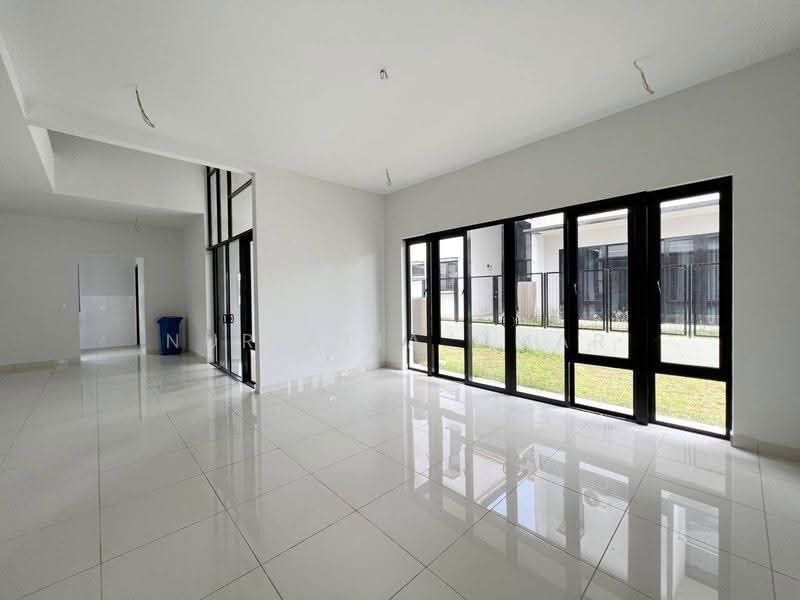 Rumah Berkembar untuk Dijual di Bukit Bandaraya (Shah Alam) - Nur Alia Omar - Living Room - PropertyGuru.com.my