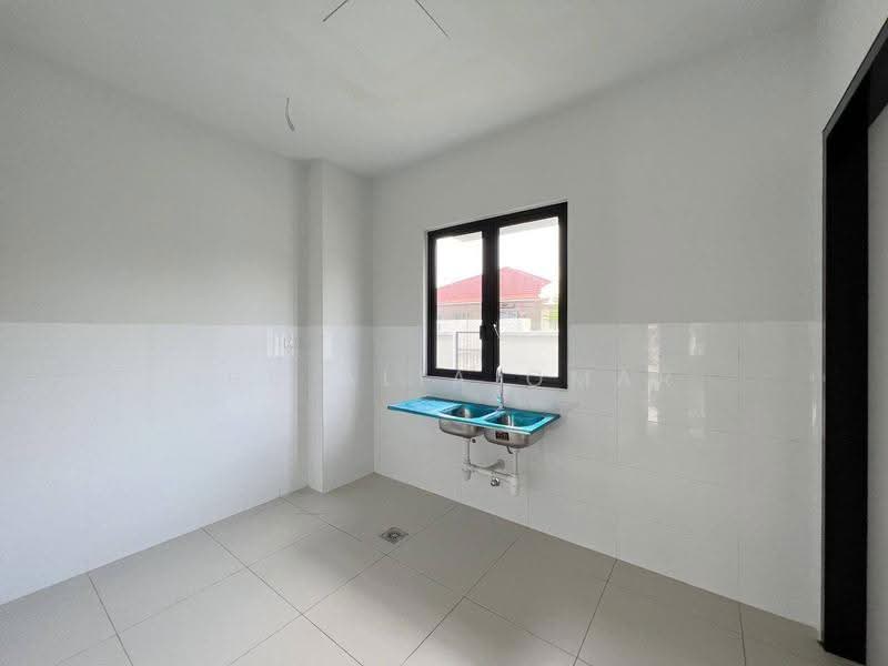 Rumah Berkembar untuk Dijual di Bukit Bandaraya (Shah Alam) - Nur Alia Omar - Kitchen - PropertyGuru.com.my