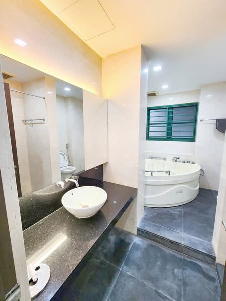 Kondominium untuk Disewa di The Straits View Condominium - Stella Chia - Bathroom - PropertyGuru.com.my