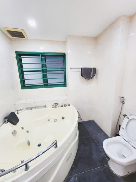 Kondominium untuk Disewa di The Straits View Condominium - Stella Chia - Bathroom - PropertyGuru.com.my