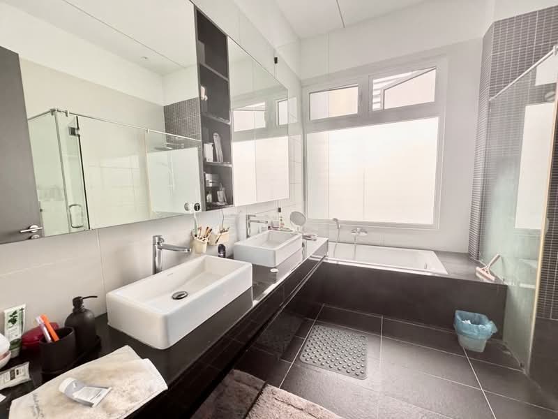 Rumah Berkembar untuk Dijual di East Ledang (Iskandar Puteri (Nusajaya)) - Janice . - Bathroom - PropertyGuru.com.my