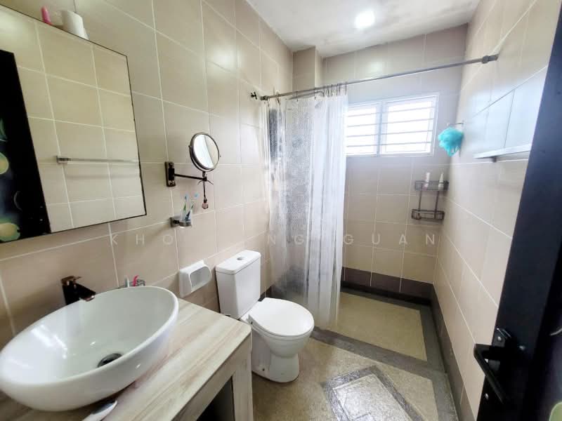 Rumah Teres 2 Tingkat untuk Dijual di TAMAN PUCHONG UTAMA (Puchong) - Kho Chng Guan - Bathroom - PropertyGuru.com.my